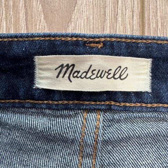 Madewell Women's Curvy High Rise Denim Shorts - Dark Blue - Picture 4 of 6